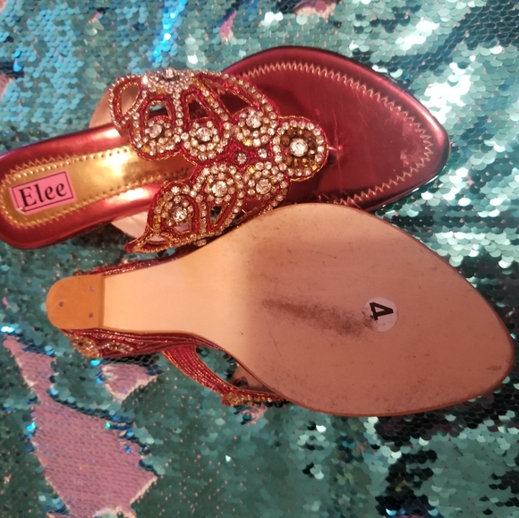 Girls Indian Slippers - Picture 2 of 4